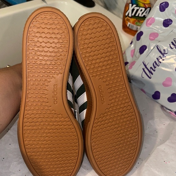 Adidas Men's Green Sneakers with White Accents - Picture 7 of 9